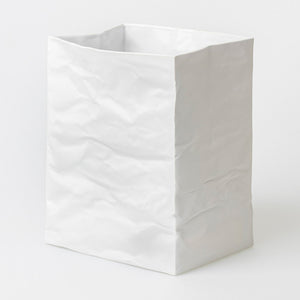 Vase effet sac en papier froissé en porcelaine très grand modèle